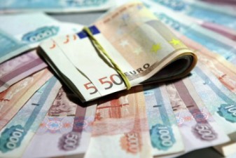 После решения ОПЕК курс евро подскочил до 60 рублей, доллар превысил 48 рублей