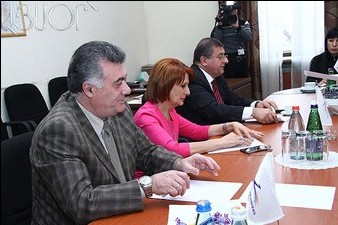 Оппозиция готовится созвать внеочередное заседание парламента Армении для обсуждения финансовой ситуации