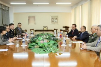 Armenian defense minister receives US ambassador