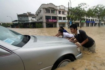 В Малайзии из-за наводнения покинули дома почти четыре тысячи человек