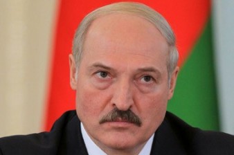 Лукашенко потребовал вести расчеты с РФ в долларах или евро