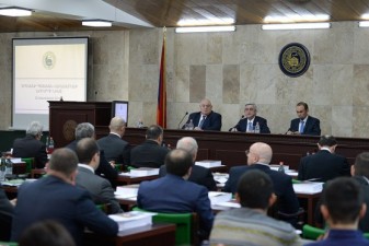 Serzh Sargsyan participates in sitting of Yerevan State University Board