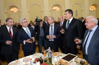 Президент Армении встретился с представителями бизнес-сообщества