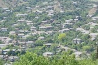 Azerbaijani troops fire at border villages of Armenia