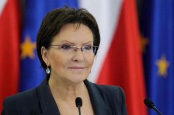 Polish Prime Minister Kopacz apologies for photo shoot