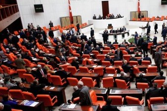 Turkish parliament votes against sending former ministers to court