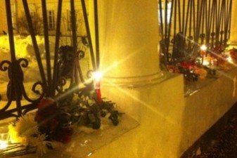 Candle lighting outside Armenian embassy in Moscow