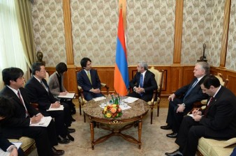 Serzh Sargsyan receives Japan’s foreign minister