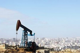 В Азербайджане прогнозируют падения добычи и доходов от нефти в 2015 году
