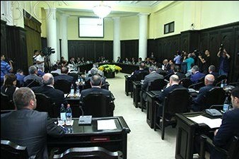 Haykakan Zhamanak: Government tries to get large loan