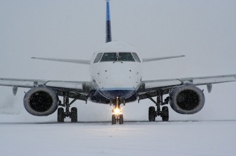 Авиакомпании США отменили более тысячи рейсов из-за приближения снежной бури
