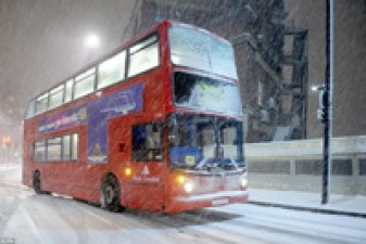 В Британии из-за снегопадов отменены занятия в школах и авиарейсы