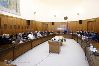 Armenian prime minister receives protesting businessmen