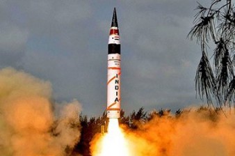 Индия провела первые испытания межконтинентальной баллистической ракеты