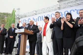 «Чорорд ишханутюн»: Бизнесмены из партии «Процветающая Армения» празднуют «победу»