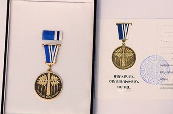 Военнослужащие АО НКР посмертно награждены медалью «За боевые заслуги»