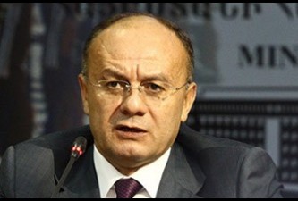 Министр обороны Армении: Ситуация на границе напряженная, но контролируемая