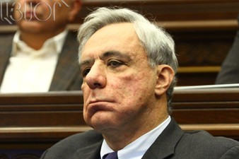 Вардан Осканян покинул партию «Процветающая Армения»