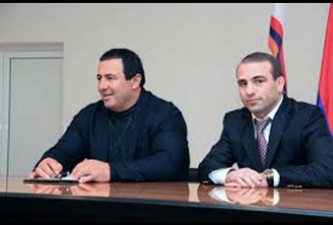 Базмасер Аракелян представил заявление о выходе из партии «Процветающая Армения»