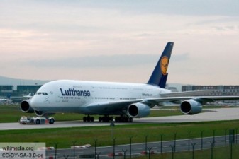 Акции Lufthansa обвалились на 3% после авиакатастрофы во Франции