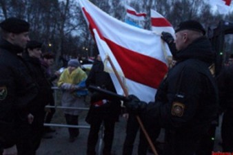 Белорусские оппозиционеры вышли на митинг с флагами Евросоюза