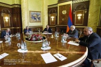 Prime Ministers’ Club Holds First Meeting