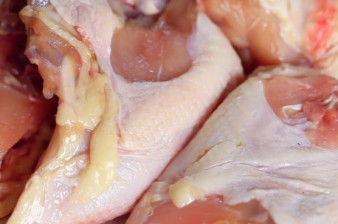 Մանկապարտեզներին փչացած հավի միս մատակարարելու գործը դատարանում է