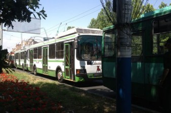 Спасатели не обнаружили взрывного устройства в троллейбусе в Ереване