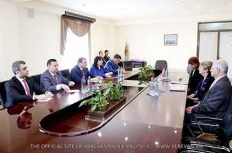 Yerevan mayor receives ex-mayor of Glendale