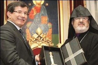 Istanbul Armenian church ‘glad’ for Davutoglu’s genocide message