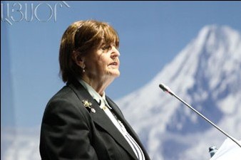 Кэролайн Кокс: Необходимо бороться против тех, кто отрицает Геноцид армян