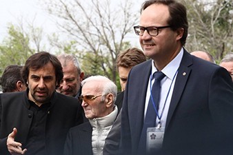 Aznavour: Presidents of countries should visit Armenia every day
