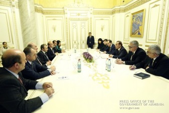Премьер-министр Армении принял главу МИД Ливана