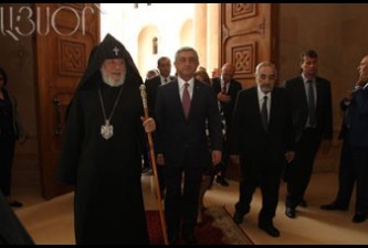 Президент присутствовал на церемонии освящения церкви Св. Анна