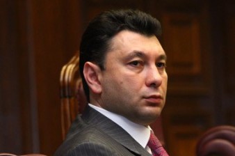 Шармазанов: Республиканская партия не обсуждает вопрос отставки правительства