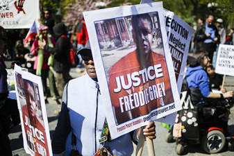 Сотруднику полиции Балтимора грозит 30 лет тюрьмы за смерть Фредди Грея