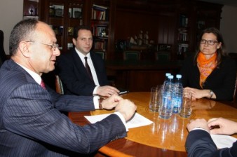 Seyran Ohanyan meets with outgoing head of ICRC delegation