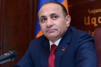 Hovik Abrahamyan holds tense consultation with heads of project implementation offices