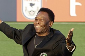 Pele: Brazil legend in hospital after prostate surgery
