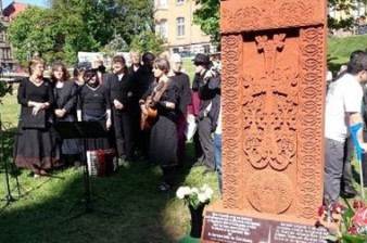 Cross-stone dedicated to Armenian Genocide Centennial placed in Germany’s Halle