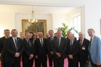 Nagorno-Karabakh president meets with French MPs
