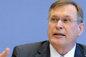 Вице-спикер Бундестага отложил визит в Россию