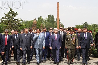 Президент Армении находится в Сардарапате