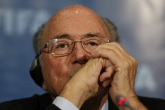 Блаттер проводит экстренное совещание из-за кризиса в ФИФА