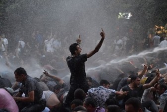Полиция Армении разогнала демонстрацию на проспекте Баграмяна