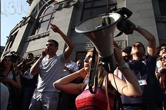 На площади Свободы в Ереване стартовал митинг против подорожания электроэнергии