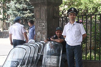 Ցուցարարները չե՞ն ազատի Բաղրամյանը. Ոստիկանության պահանջը նույնն է