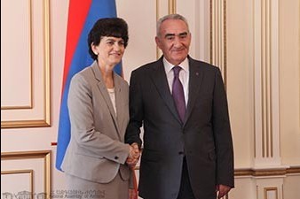 Galust Sahakyan Receives the President of Southern Connecticut State University