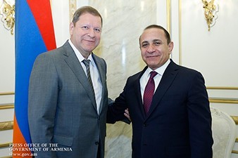 Премьер Армении принял члена Коллегии ЕЭК Сергея Сидорского