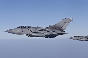 Великобритания продлит участие своих ВВС в операциях против ИГ